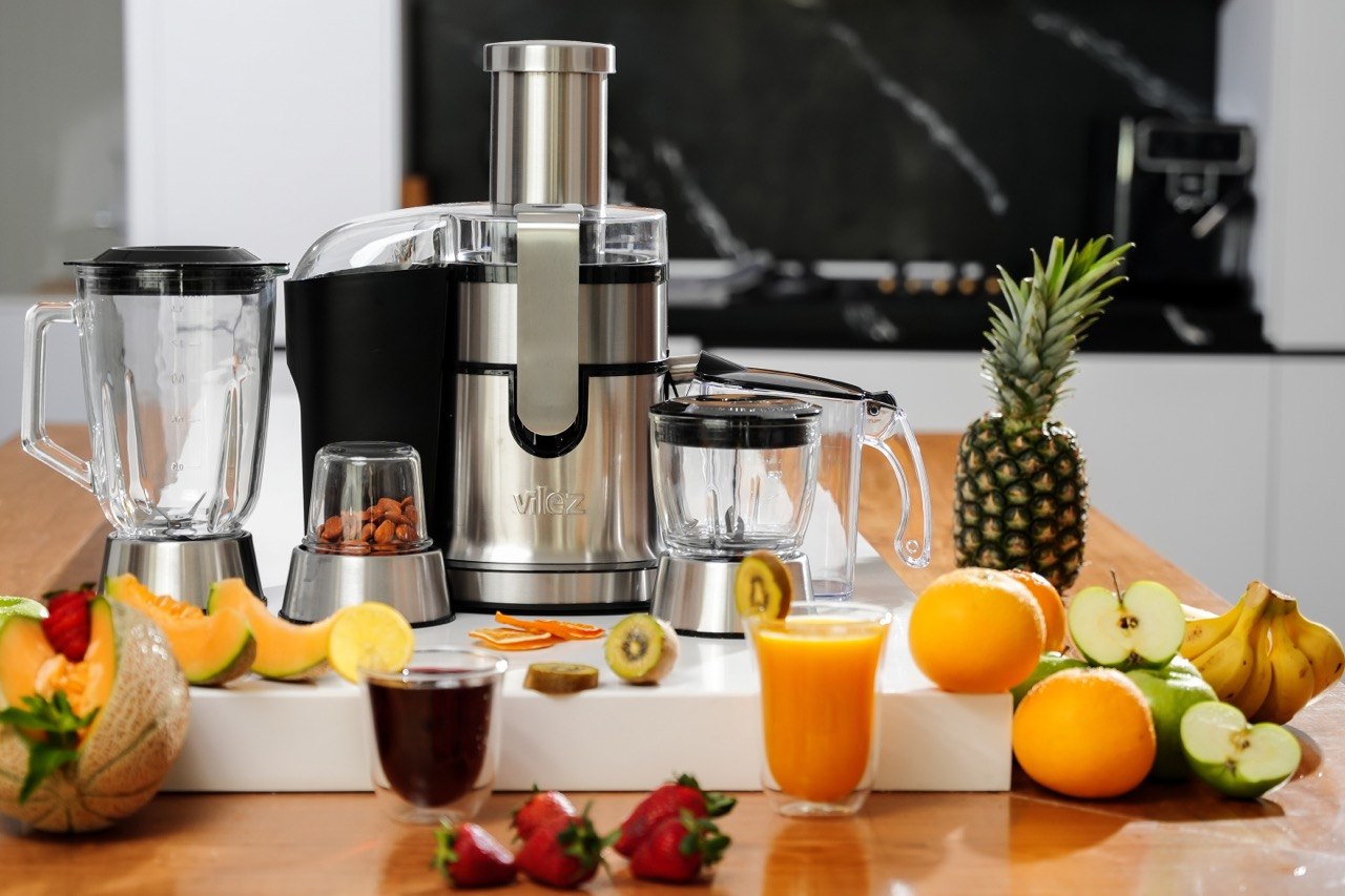 کدام مورد نیاز ماست؟ آبمیوه گیری چند کاره یا تک کاره؟